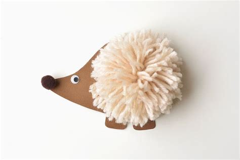 Easy Diy Pom Pom Hedgehog Kid S Fall Craft Diy Crafts