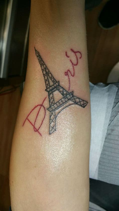 Eiffel Tower Tattoos On Fingers Eiffel Tower Tattoo Finger Tattoos