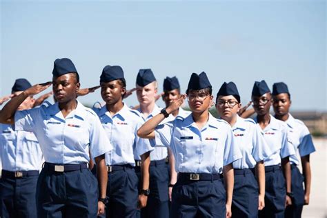 Enlisting In The Air Force Could Land You Almost 60 000 In Bonus Pay