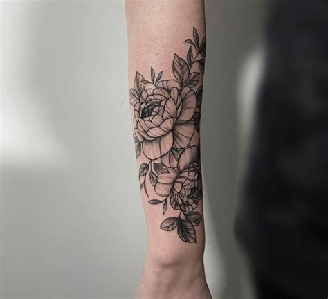 Exploring The Art Of Black Line Tattoos Certified Tattoo Studios