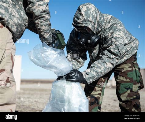 Explosive Ordnance Disposal Eod Specialist Hi Res Stock Photography And Images Alamy