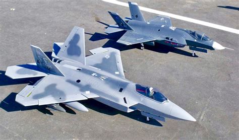 5 Ways F-22 Outguns the F-35