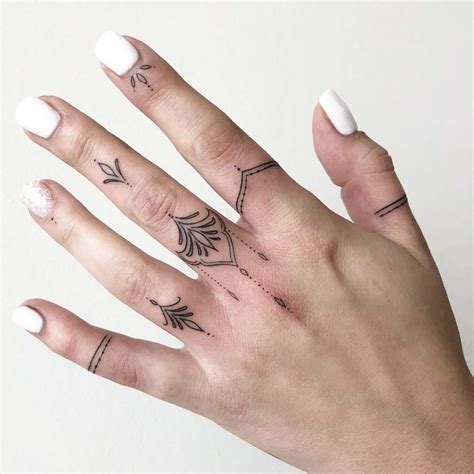 7 Unique Finger Tattoo Design Ideas