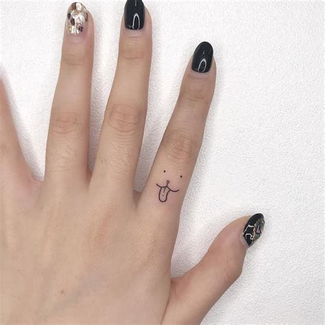 Finger Tattoos For Women 25 Classy Unique Women S Finger Tattoos For 2021