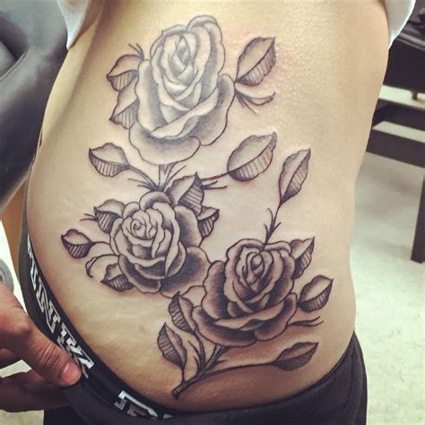 Beautiful Flower Hip Tattoo Design Ideas for Women