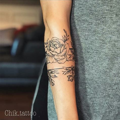 Flowers And Armband Tattoo Tattoo Designs For Women