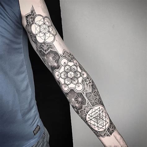 Fractal Tattoo Design Google Search Tatuaje De Geometr A Sagrada