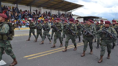 Fuerzas Armadas De Ecuador Aceptar N A Mujeres En Servicio Militar