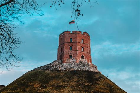 5 Ways to Explore Gediminas Castle Vilnius