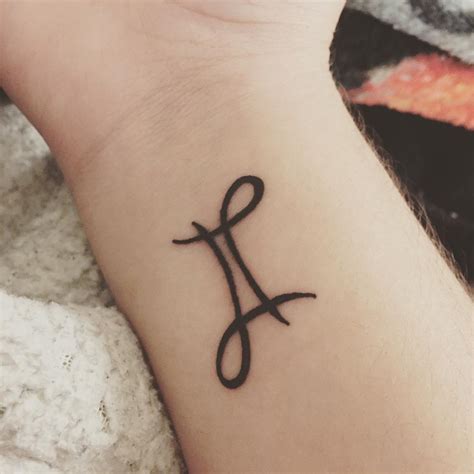 10 Gemini Zodiac Tattoo Design Ideas