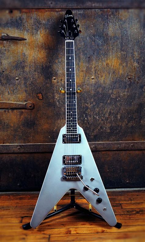 Gibson Flying V Guitar Review and Buying Guide