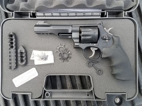 Gun Review Smith Wesson Performance Center 327 Trr8 357 Magnum