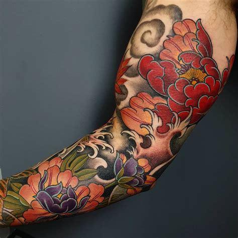 10 Hand Japanese Tattoo Designs You'll Love