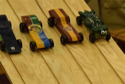 Head On Diagram Of Pinewood Derby Car On Track