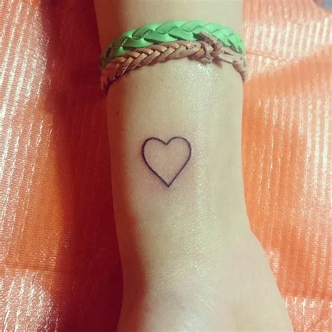 10 Heart Tattoo Designs for Your Hand