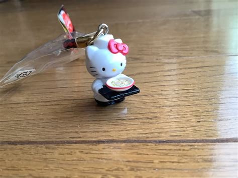 Hello Kitty Serving Ramen Netsuke Charm Strap Key Ri Gem