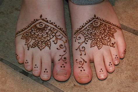 Henna Foot Tattoos At Jewlicious Festival Foot Henna Henna Designs