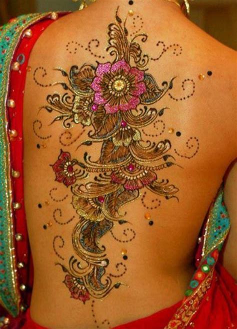 5 Henna Tattoo Designs for Your Back