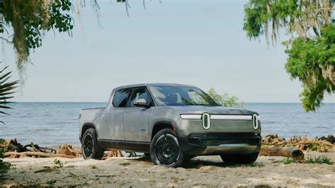 Here Are The Six New Features Landing In The 2024 Rivian R1t And R1s