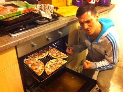 How To Cook Two Frozen Pizzas On The Same Oven Rack