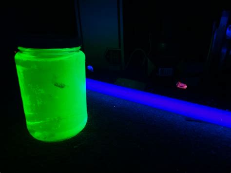 How To Make A Glowing Black Light Night Light 4 Steps Instructables