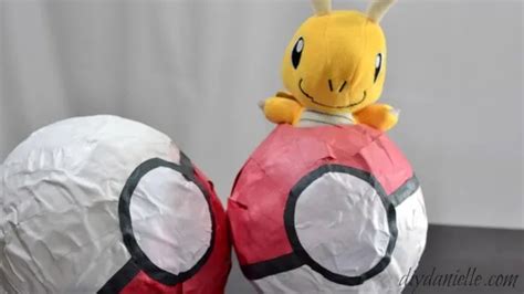 How To Make A Pokeball With Paper Diy Danielle