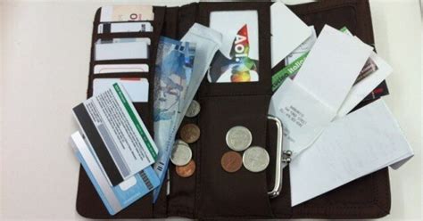 How To Organize Your Wallet What Stays In And What Goes Out Huffpost