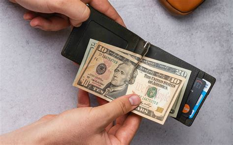 How To Use A Money Clip Wallet Touristsecrets