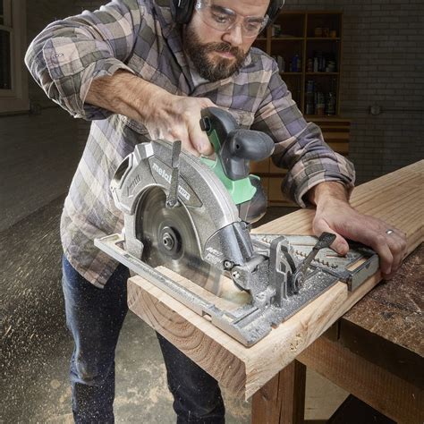 How To Use Circular Saw Guide Make A Perfect Cut