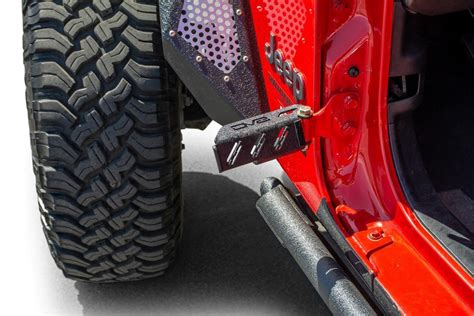 5 Ways to Upgrade Your Jeep with Foot Pegs