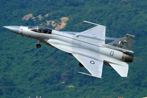 7 Key Features of the JF-17 Jet Fighter