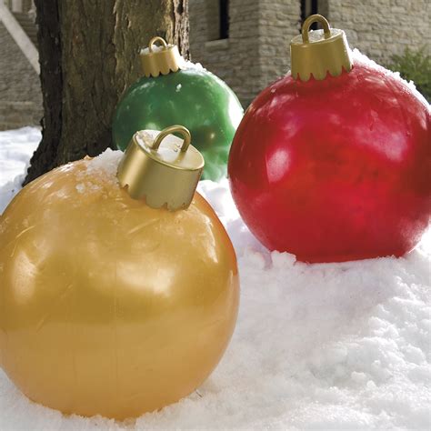 5 Giant Christmas Ornament Decorating Ideas