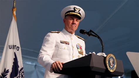 Just In Time For Hurricane Season A New Leader At The Coast Guard S Helm The New York Times