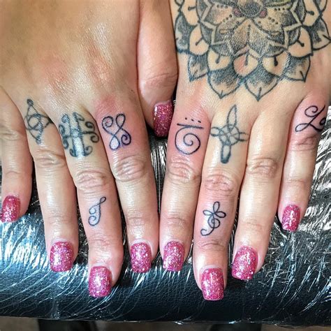 Knuckle Tattoos For Females