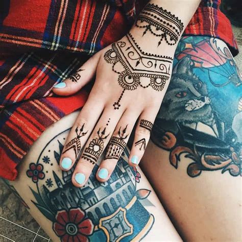 7 Unique Hand Tattoo Ideas for Ladies