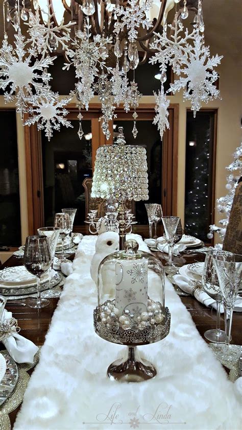 5 Ways to Create a Large Snowflake Christmas Table