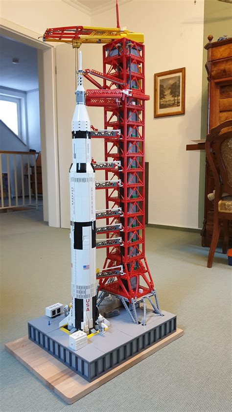 5 Ways to Build an Epic Lego Saturn 5