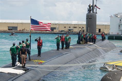 Life On A Us Navy Submarine Business Insider