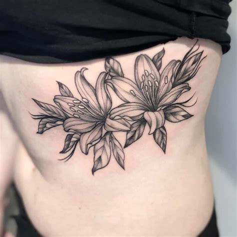 10 Delicate Lily Tattoo Ideas to Inspire You