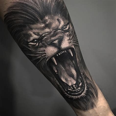 Lion Head Tattoo Designs and Their Symbolic Meanings