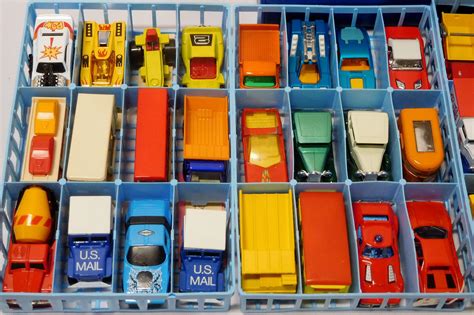 Lot Vintage 1976 Lesney Matchbox Carry Case W 48 Misc 1970 S