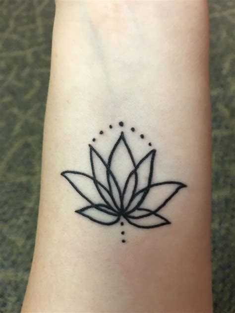 7 Small Lotus Flower Tattoo Designs