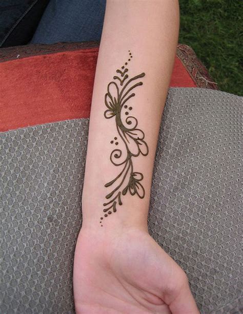 10 Simple Mehndi Tattoo Designs to Try