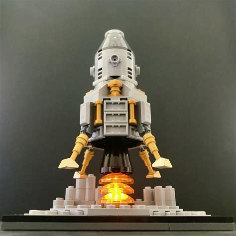 Micro Scale Moon Lander R Lego