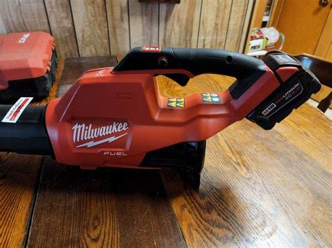 Milwaukee 18V Brushless Leaf Blower And 5 Amp Battery Fragodt Auction