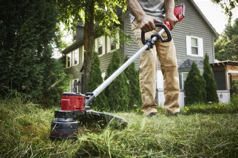 Milwaukee M18 Brushless String Trimmer Review 2828