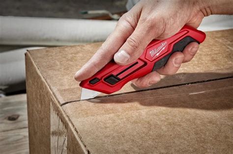 Milwaukee Sliding Utility Knife Preview