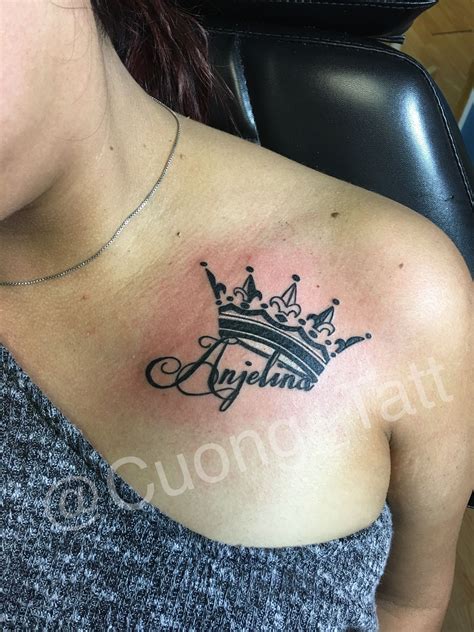 7 Stunning Name Tattoo Designs on Chest