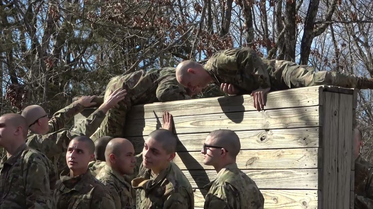 National Guard Basic Training Confidence Course Youtube