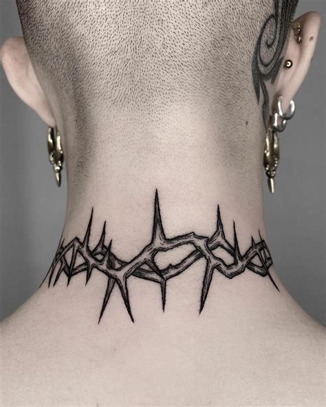 Beautiful Neckline: Unique Necklace Tattoo Design Ideas